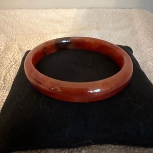 Red jade bracket.